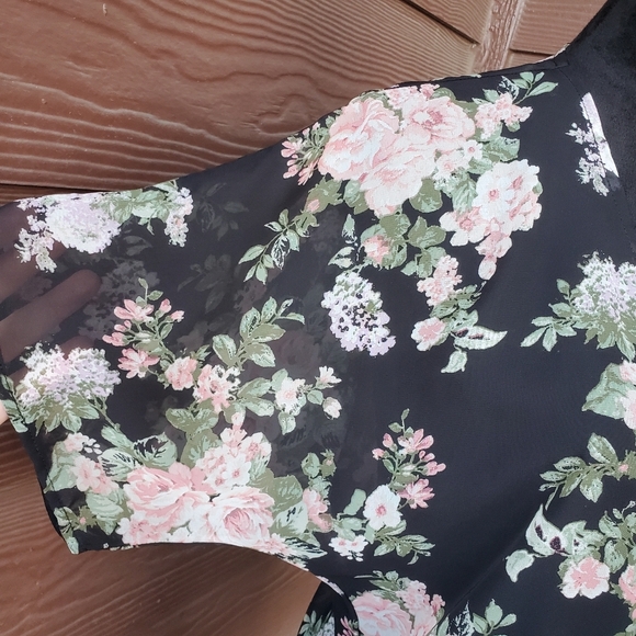 Women's Open Front Black Floral Print Semi-Sheer Kimono Flowy Boho NWOT - Picture 6 of 10